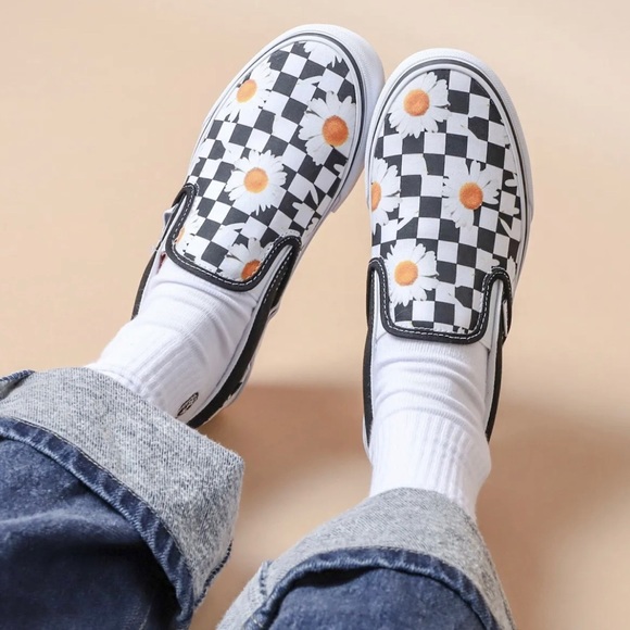 Vans Women’s Classic Slip-On  "Love Me/Love Me Not" Checker Daisy  VN0A5JMHB0B - Picture 6 of 11